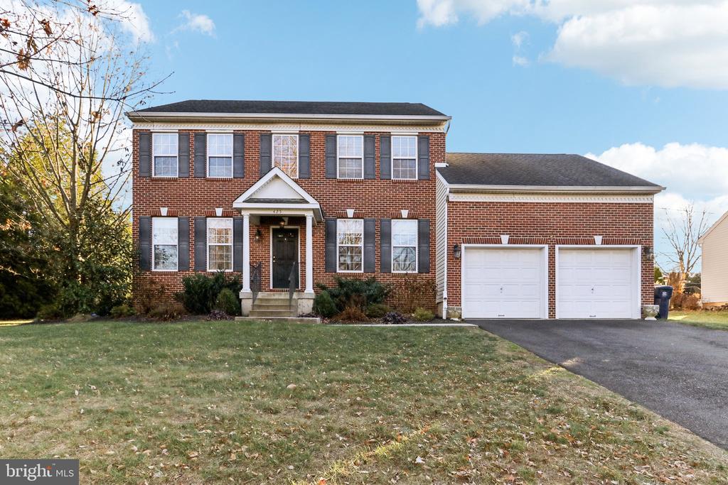 425 Stuart Ln
