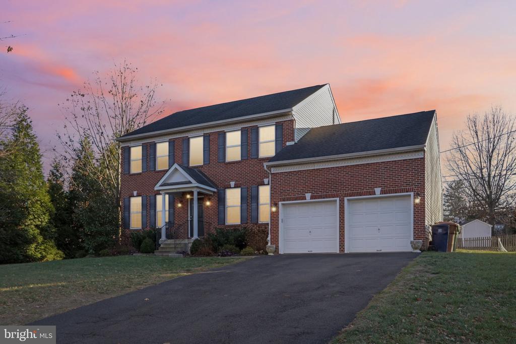 425 Stuart Ln