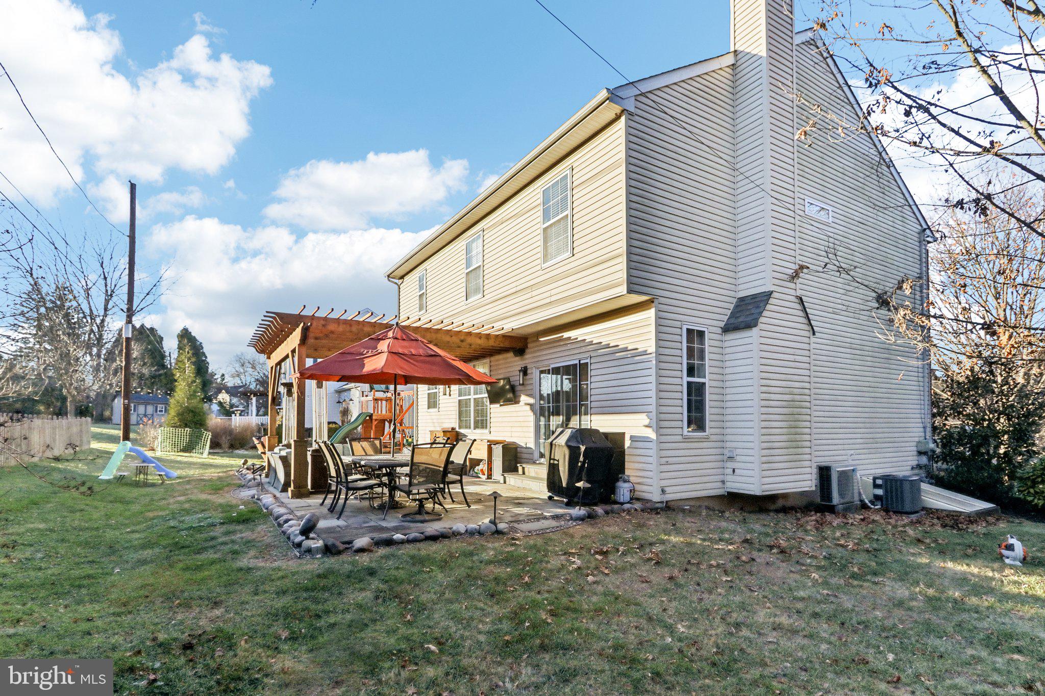 425 Stuart Ln