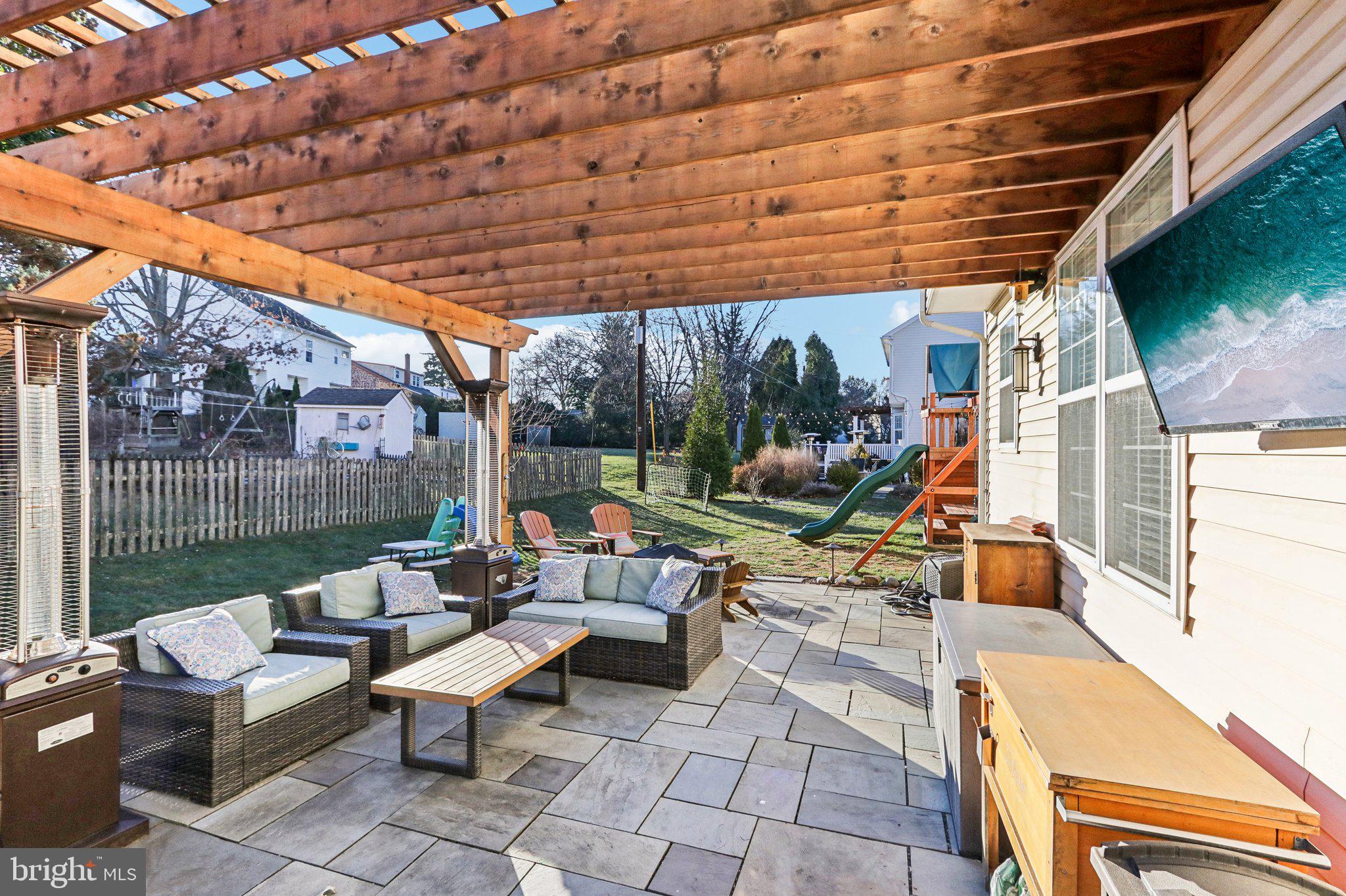 425 Stuart Ln