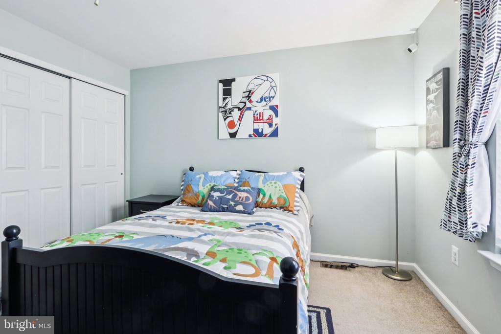 425 Stuart Ln