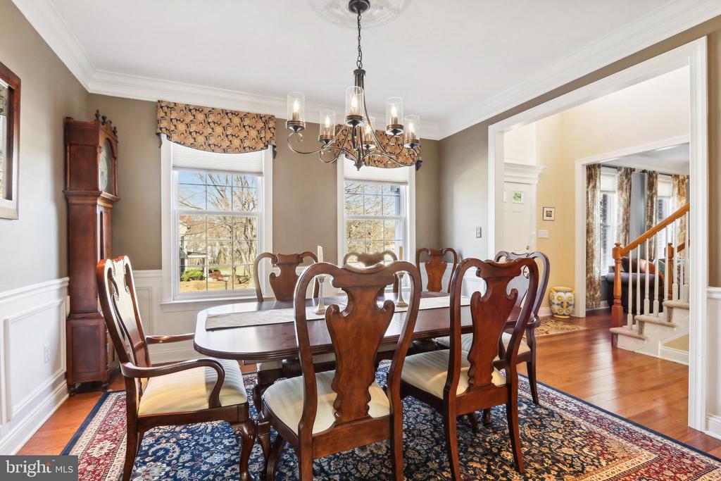 425 Stuart Ln