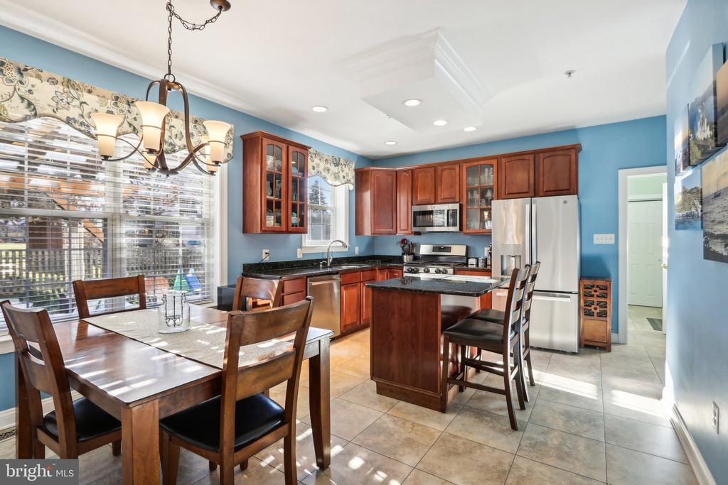 425 Stuart Ln