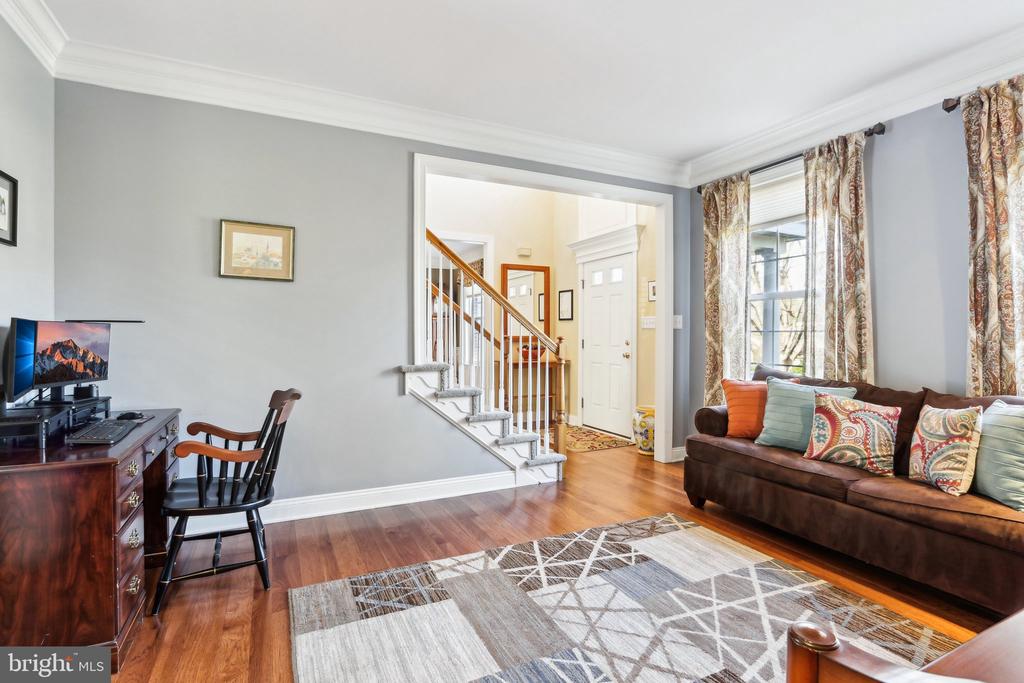 425 Stuart Ln