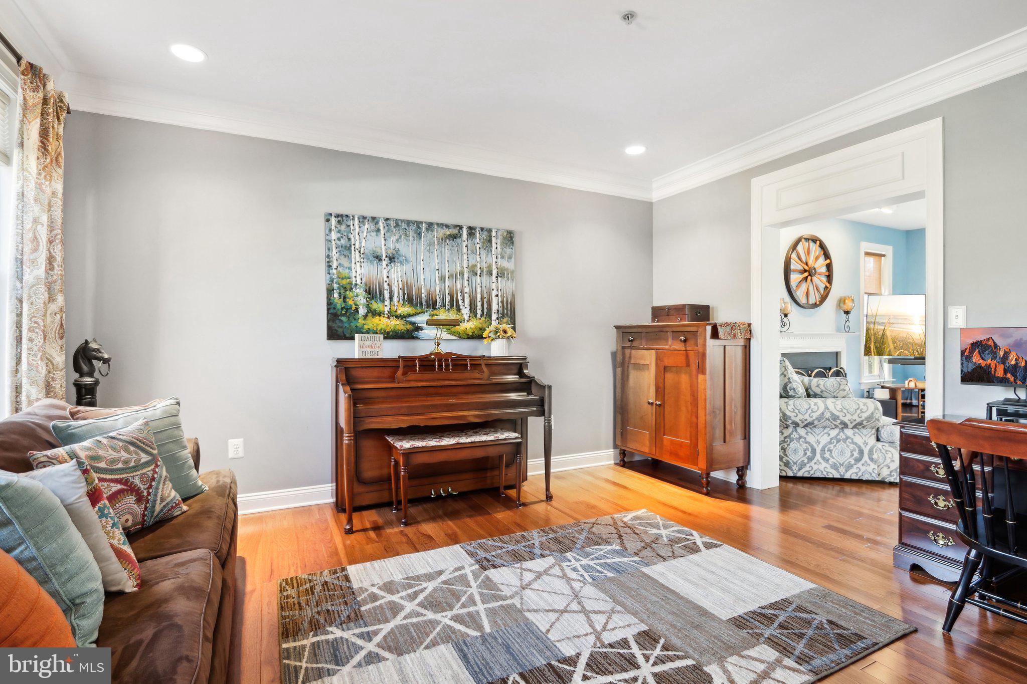 425 Stuart Ln
