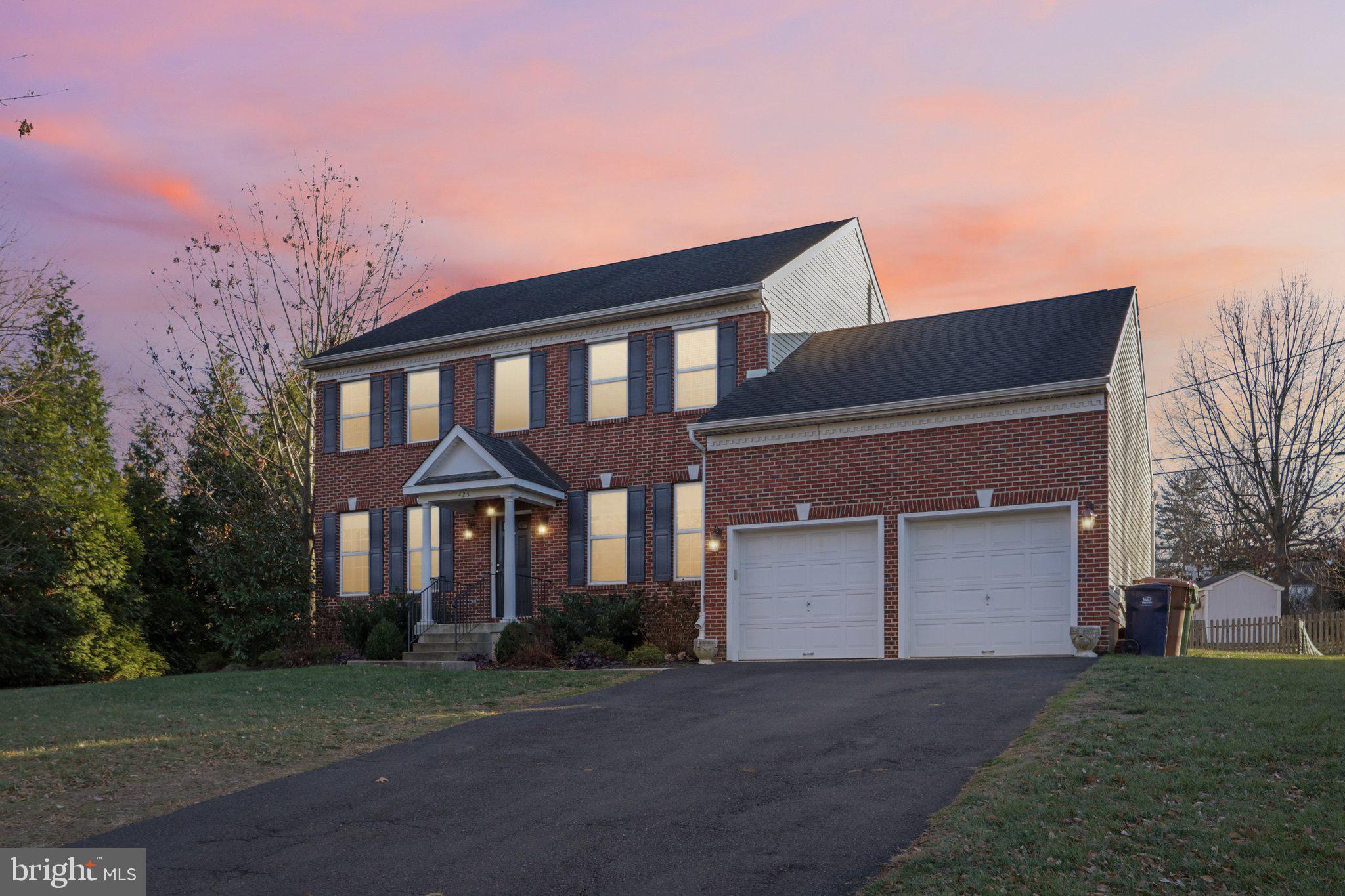 425 Stuart Ln
