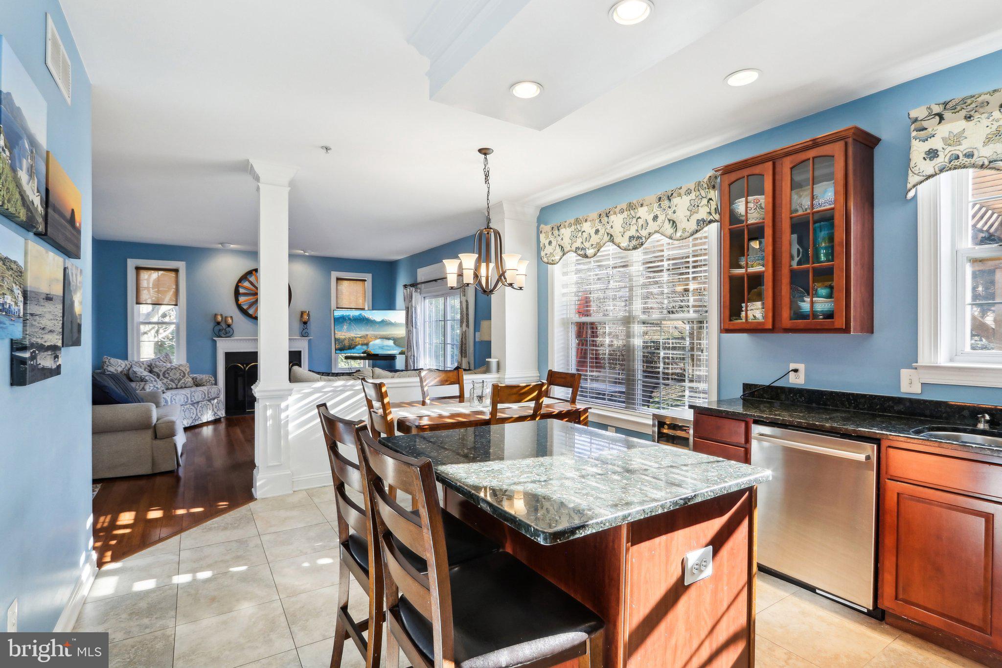 425 Stuart Ln