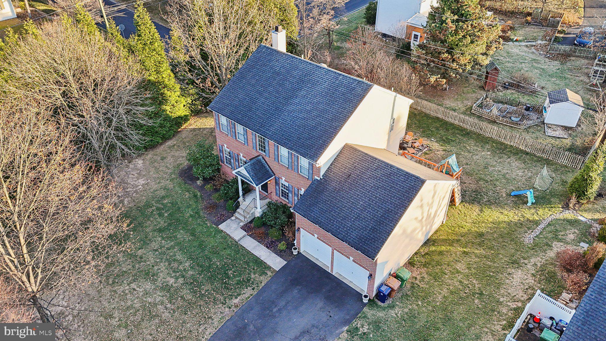 425 Stuart Ln