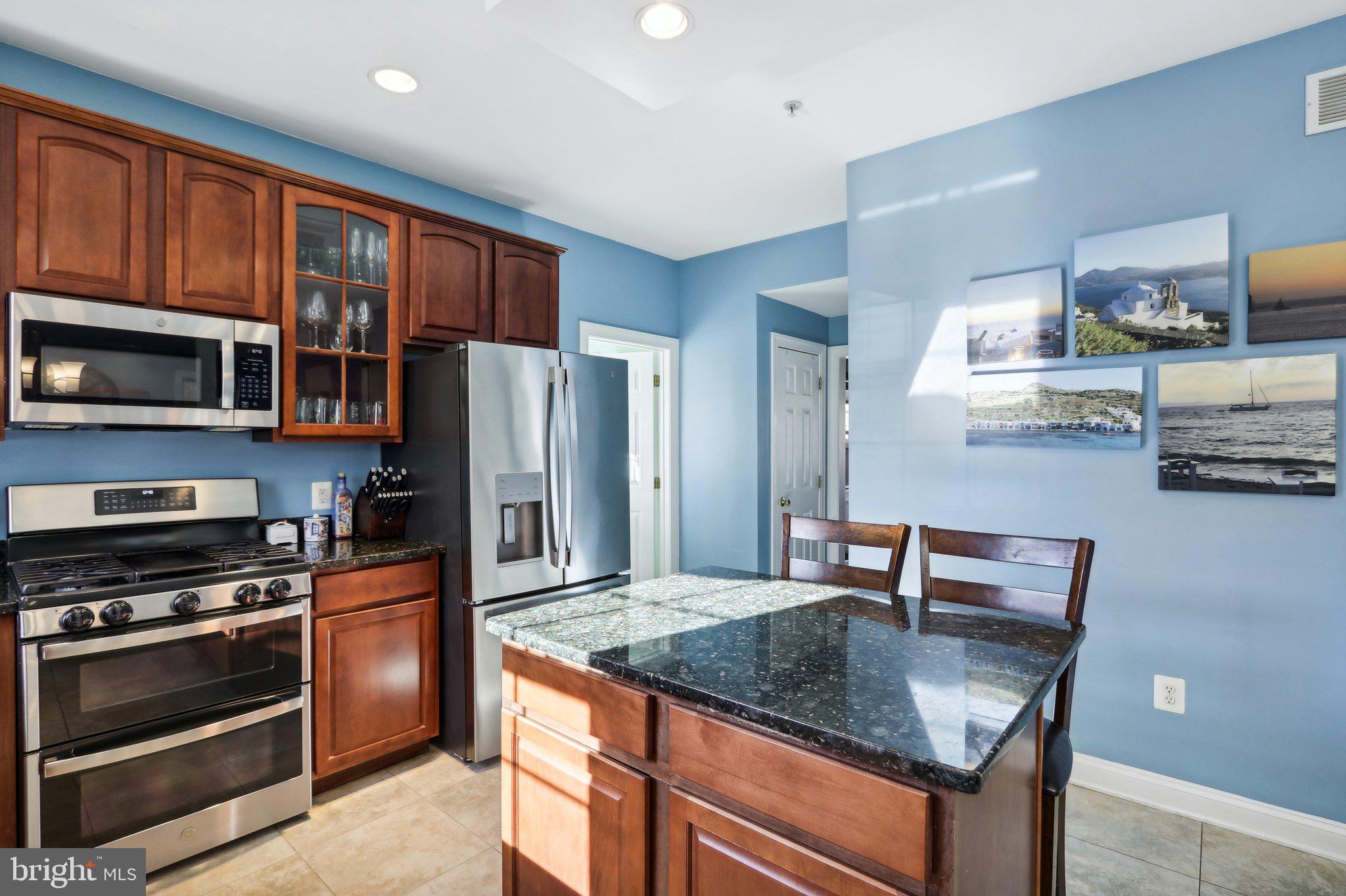 425 Stuart Ln