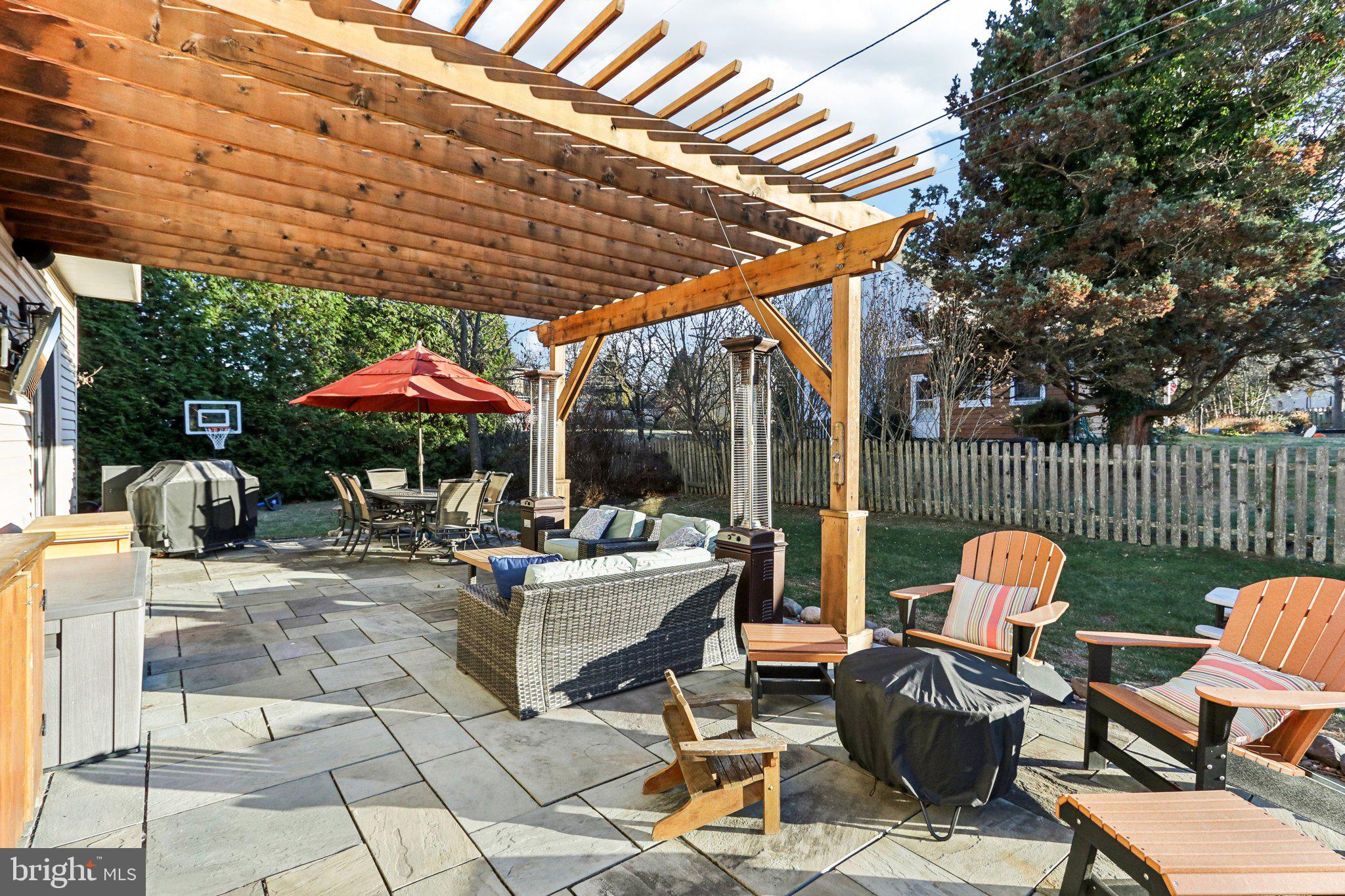 425 Stuart Ln