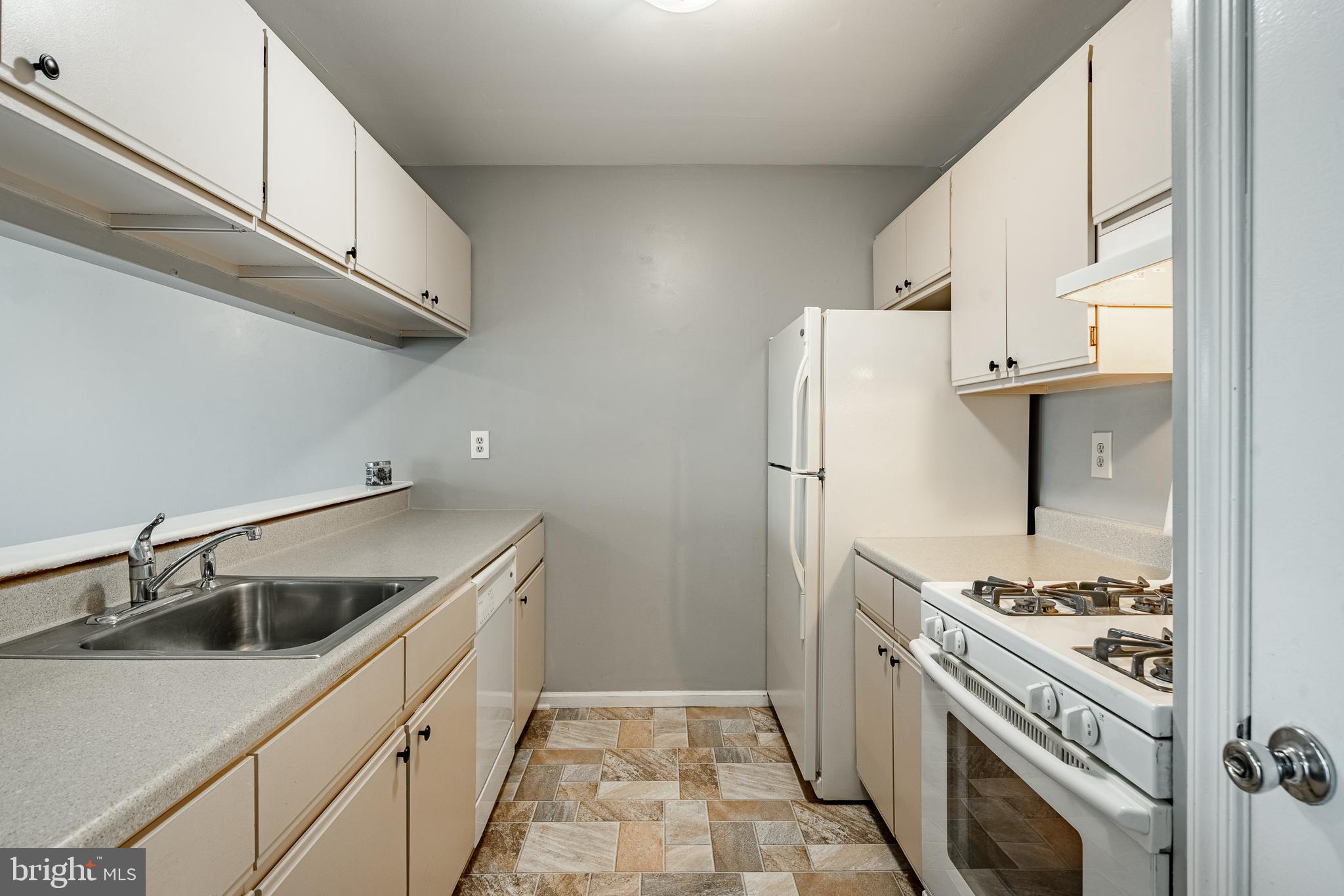 931 931 Northridge Drive 103b