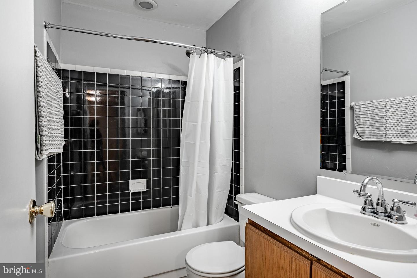 931 931 Northridge Drive 103b