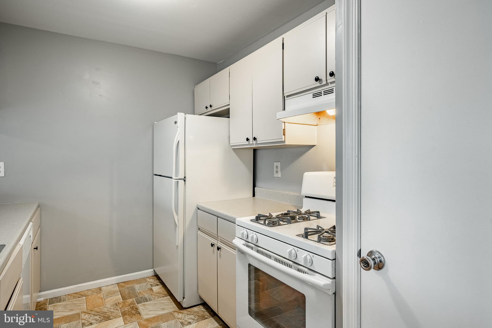 931 931 Northridge Drive 103b