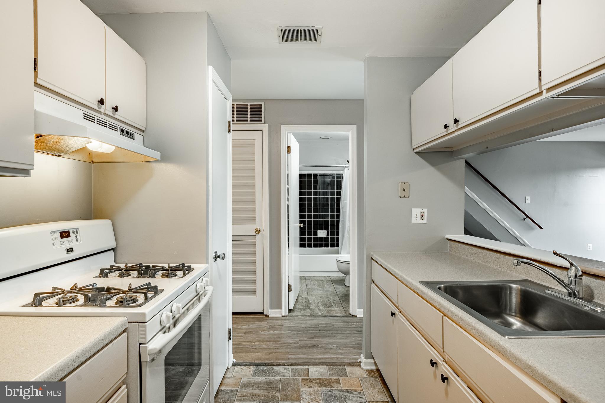 931 931 Northridge Drive 103b