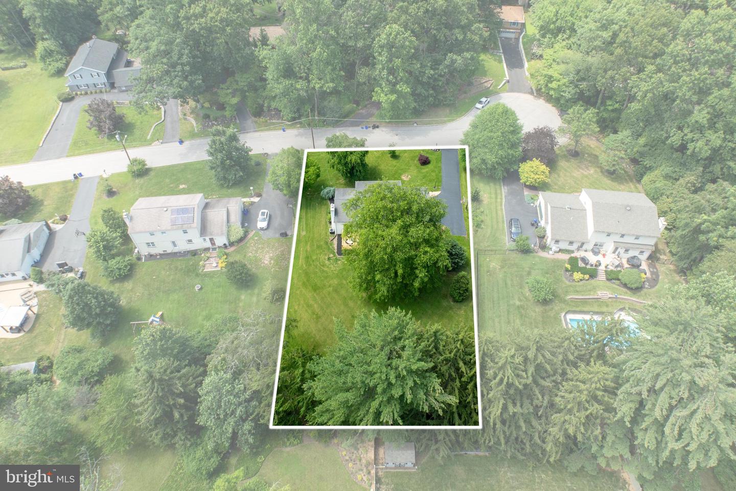 3006 Oakwood Dr