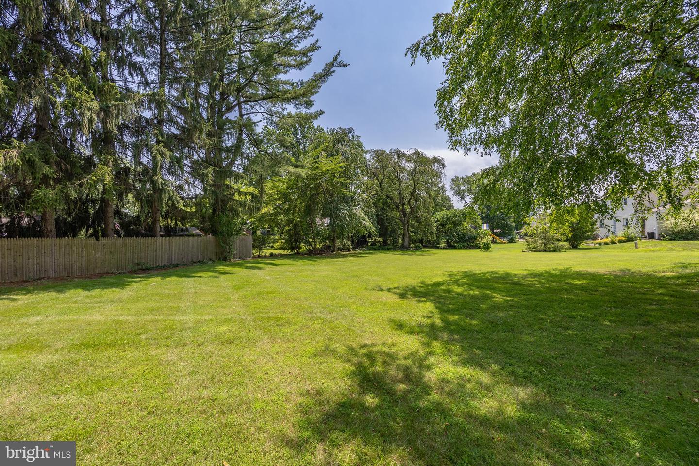 3006 Oakwood Dr