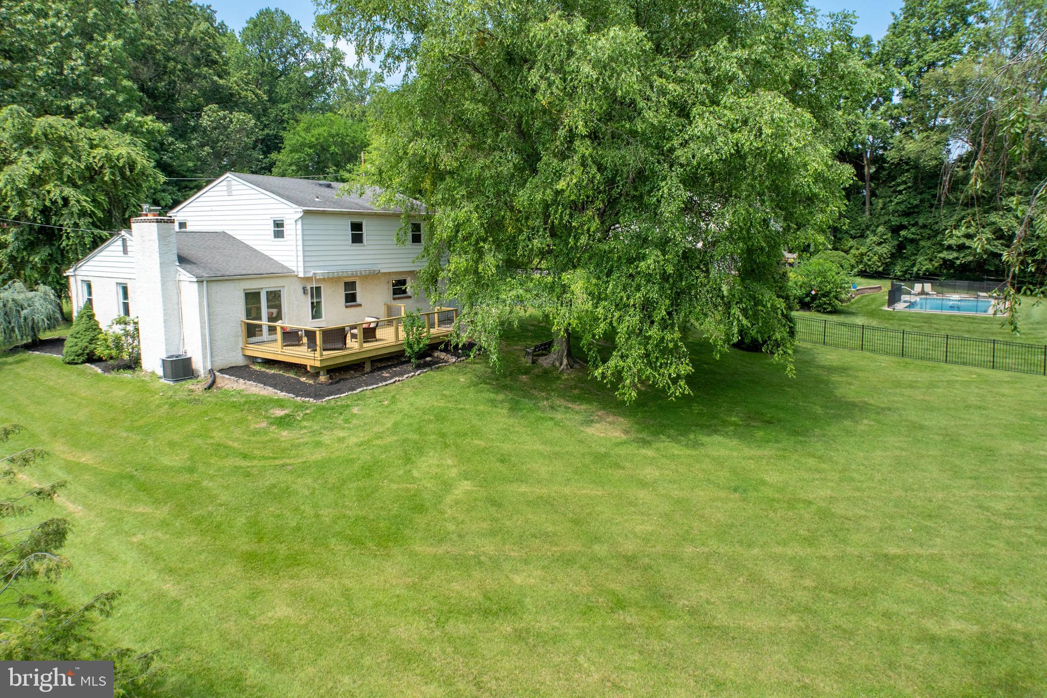 3006 Oakwood Dr