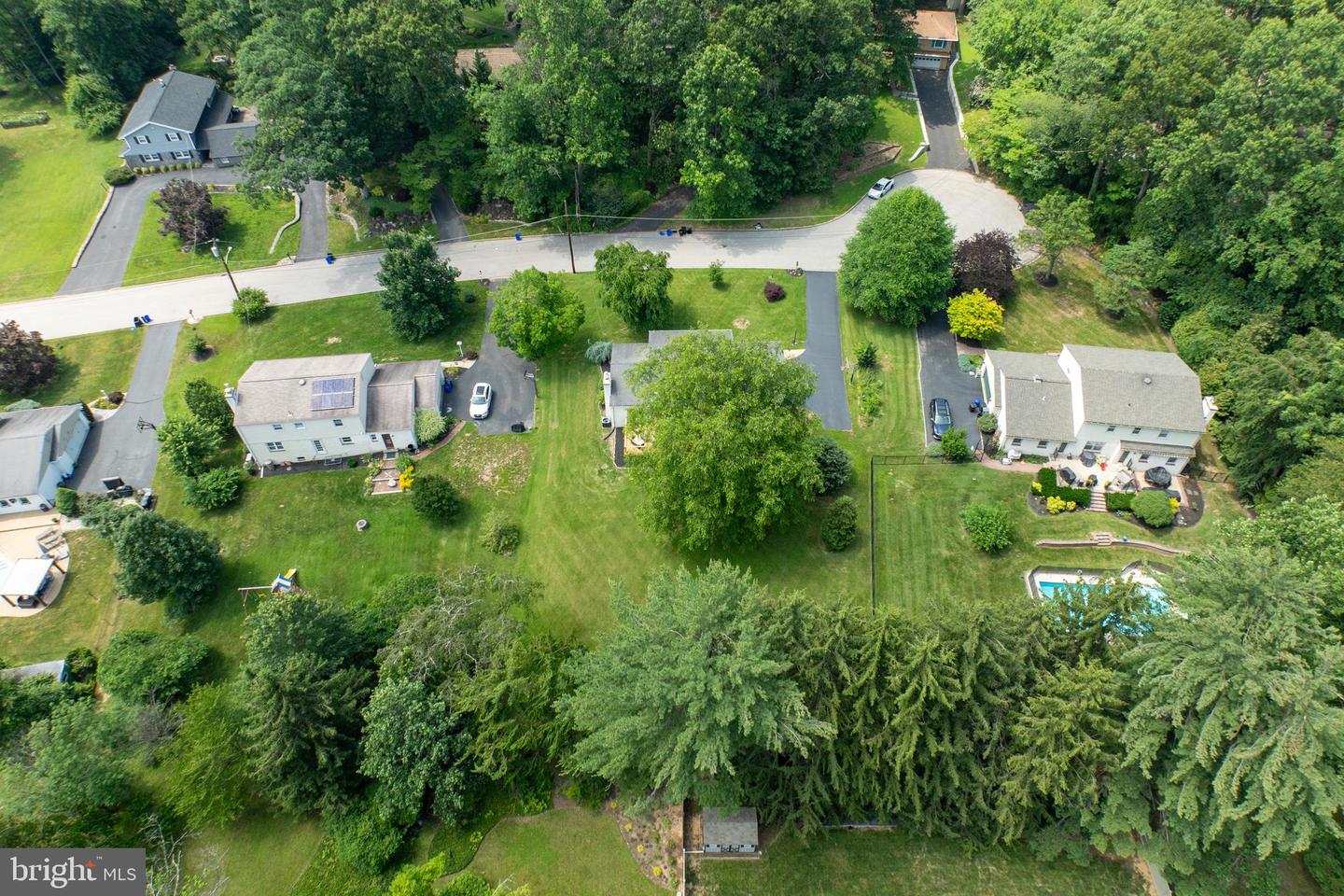 3006 Oakwood Dr