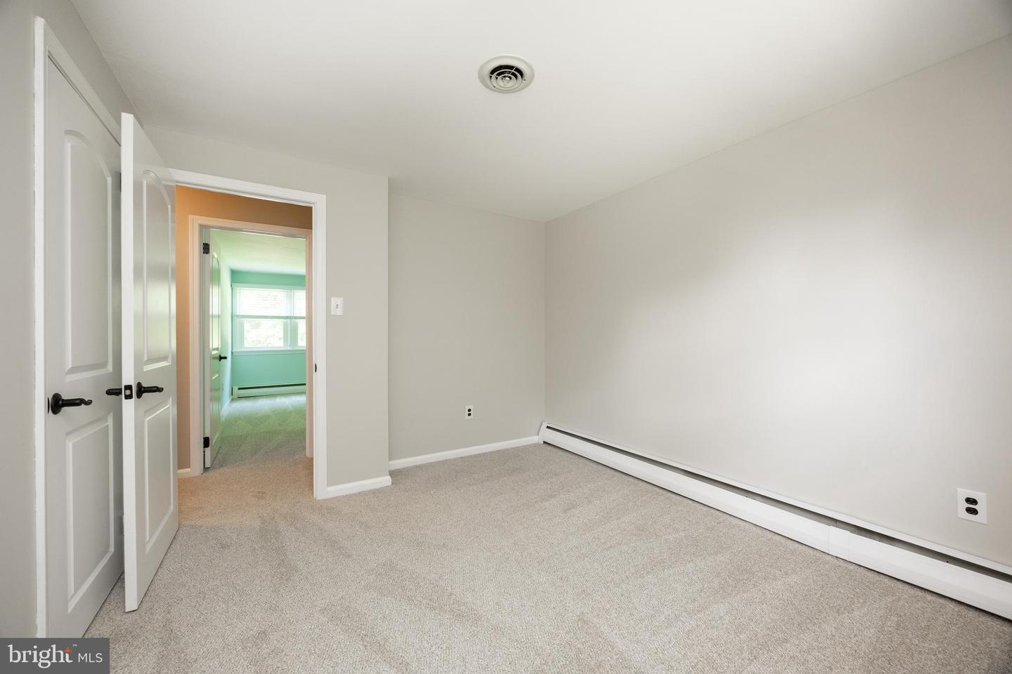 3006 Oakwood Dr