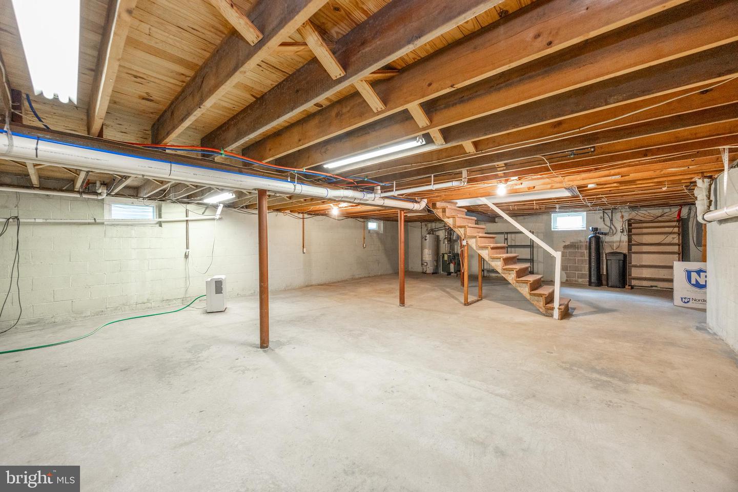 3006 Oakwood Dr