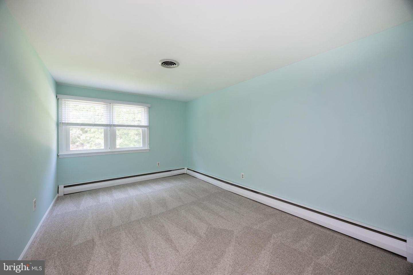 3006 Oakwood Dr
