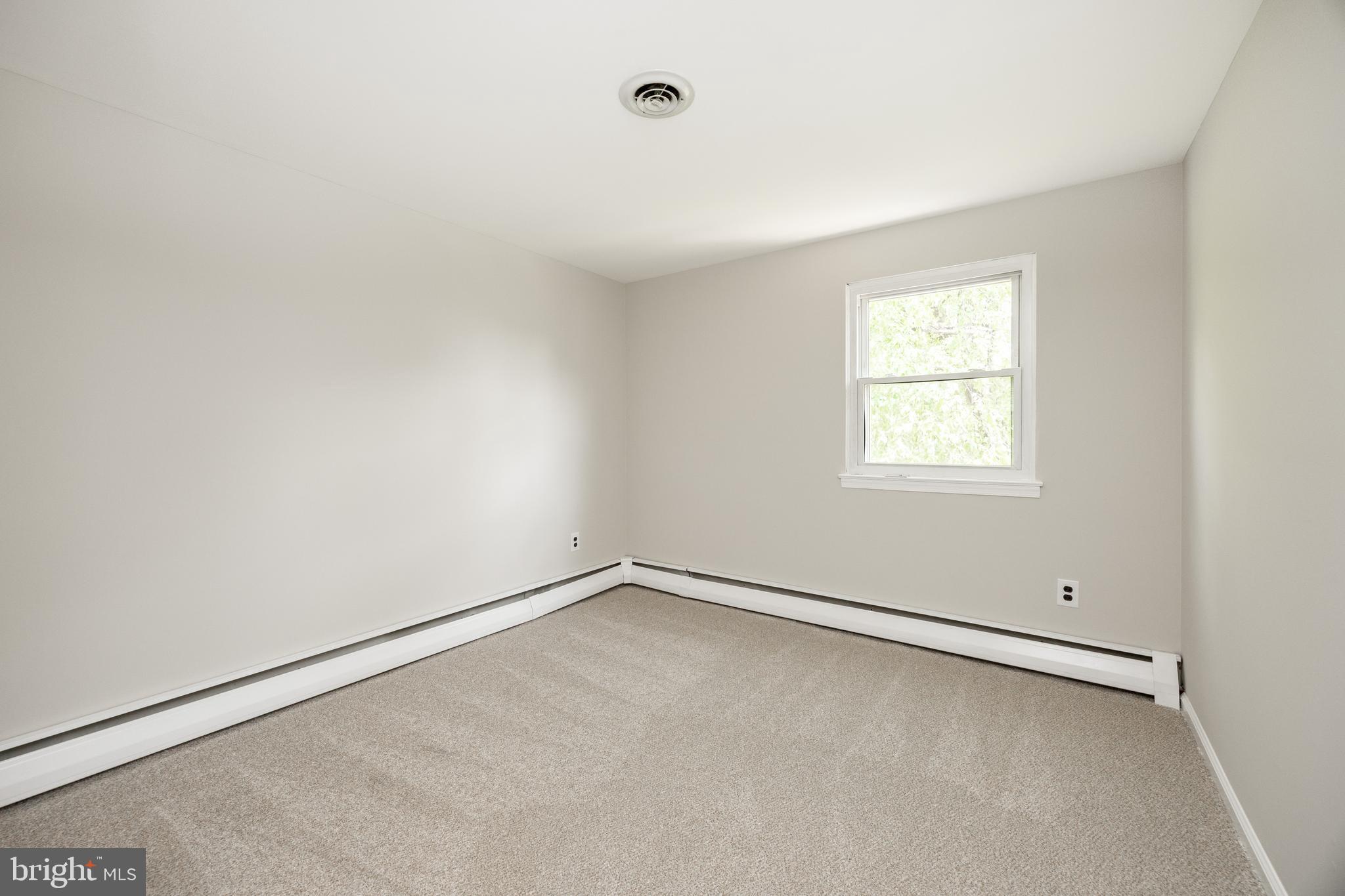 3006 Oakwood Dr