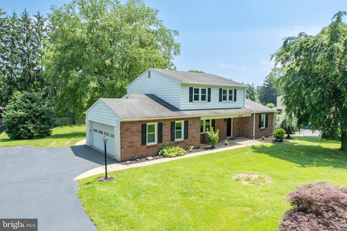 3006 Oakwood Dr