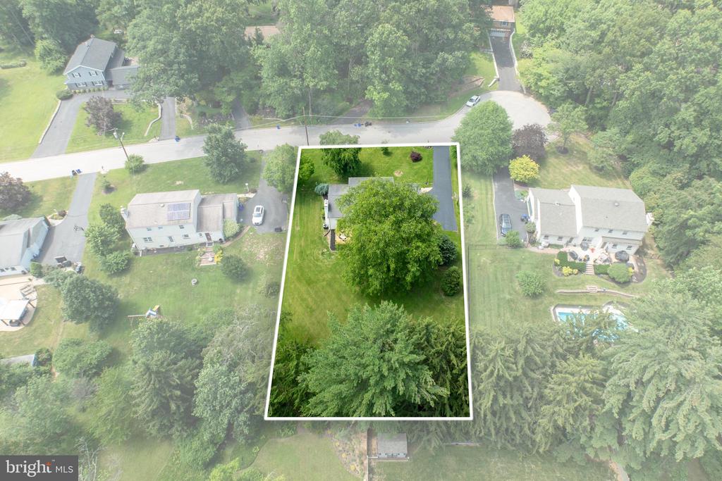 3006 Oakwood Dr