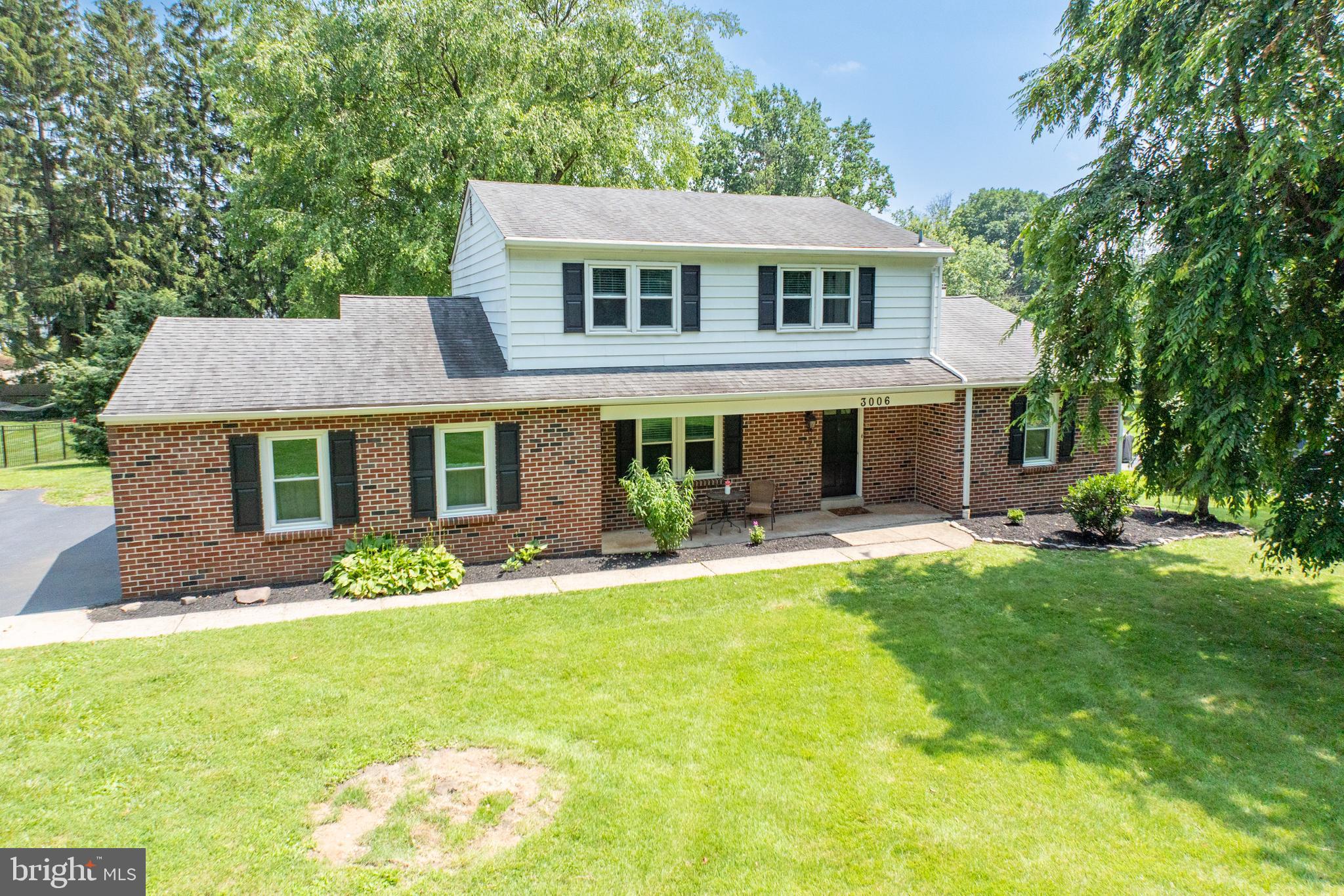 3006 Oakwood Dr