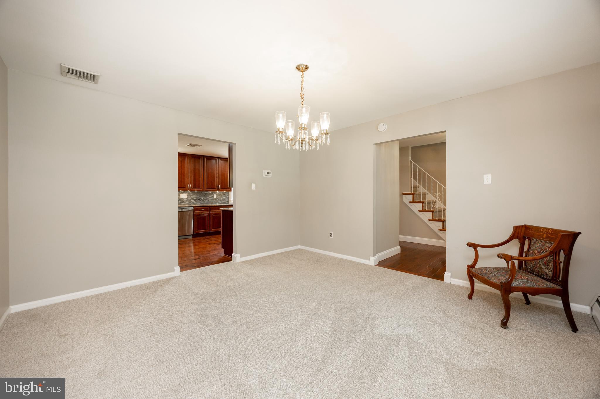 3006 Oakwood Dr