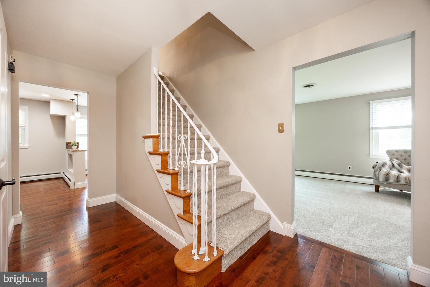 3006 Oakwood Dr