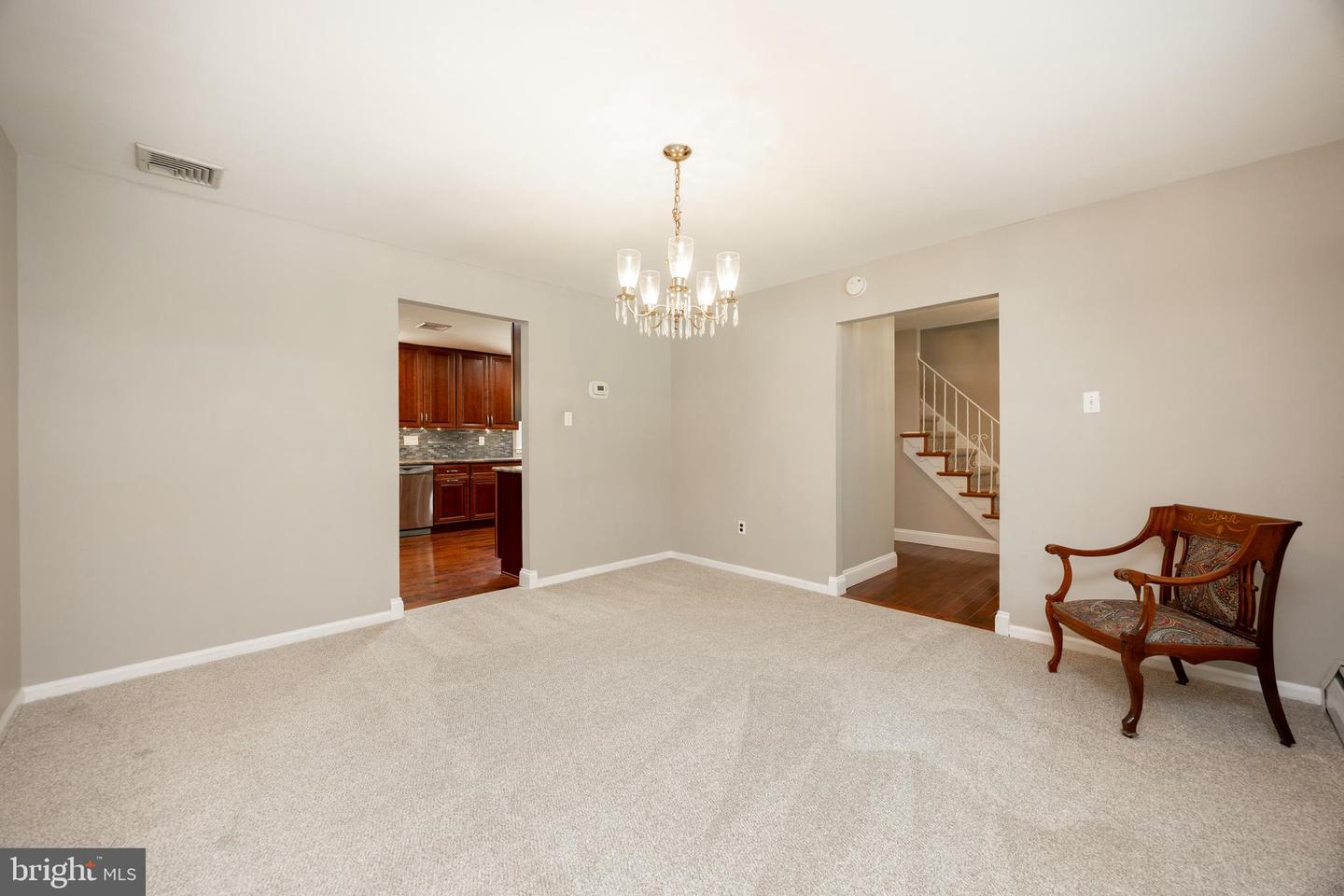 3006 Oakwood Dr