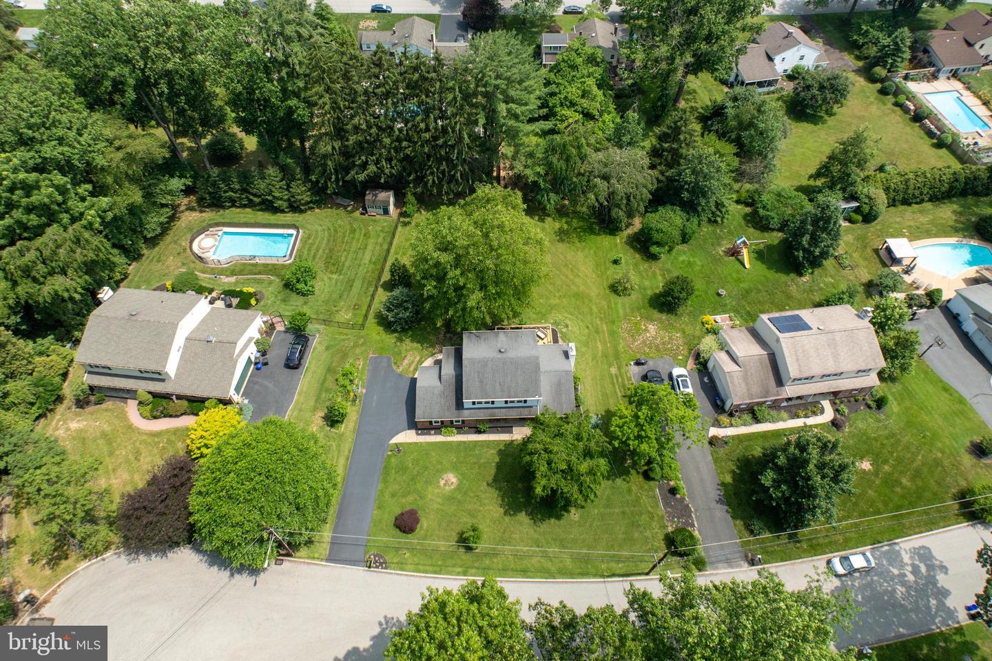 3006 Oakwood Dr