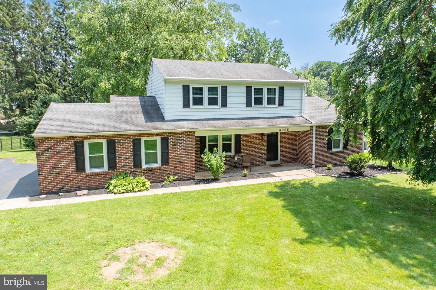 3006 Oakwood Dr