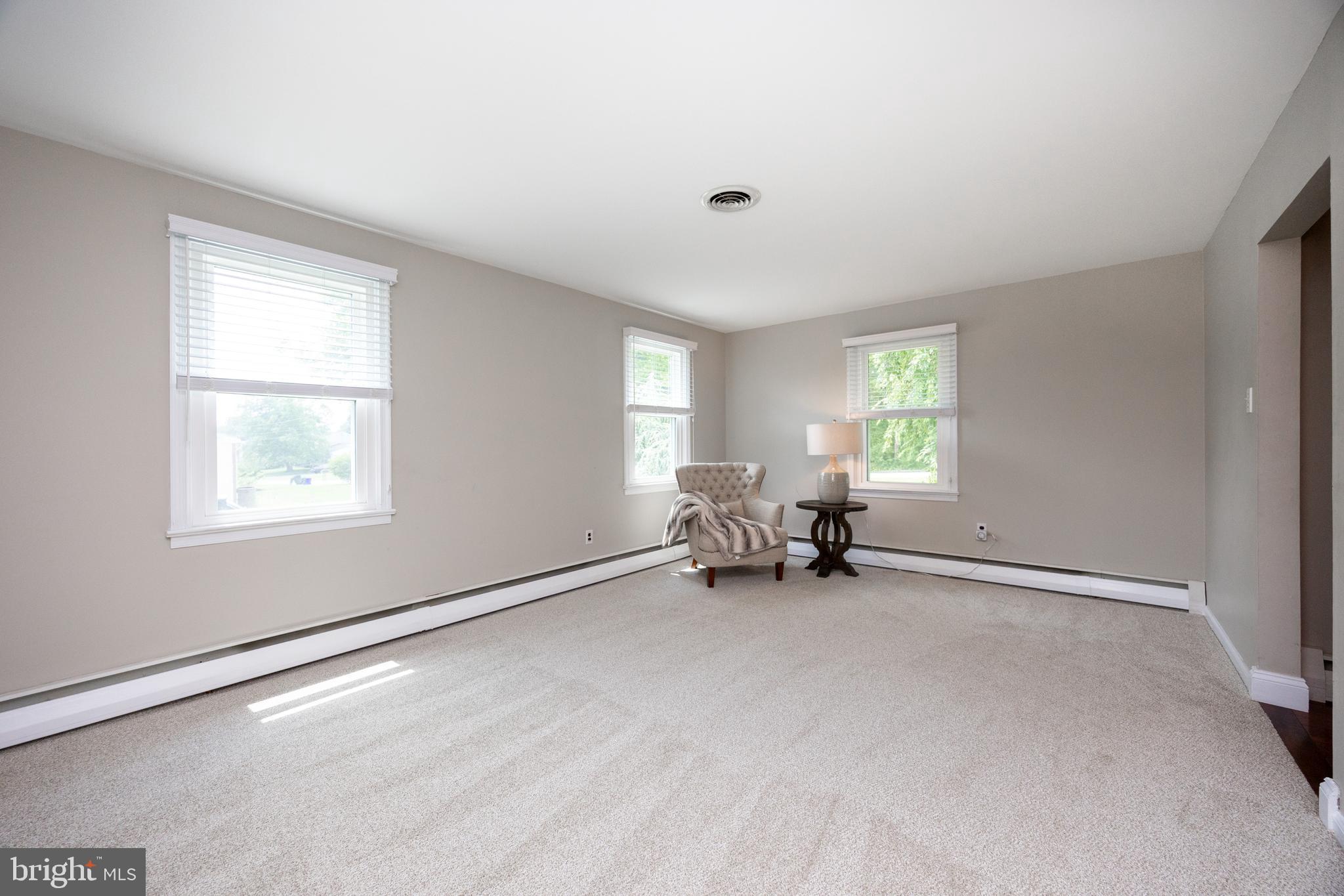 3006 Oakwood Dr