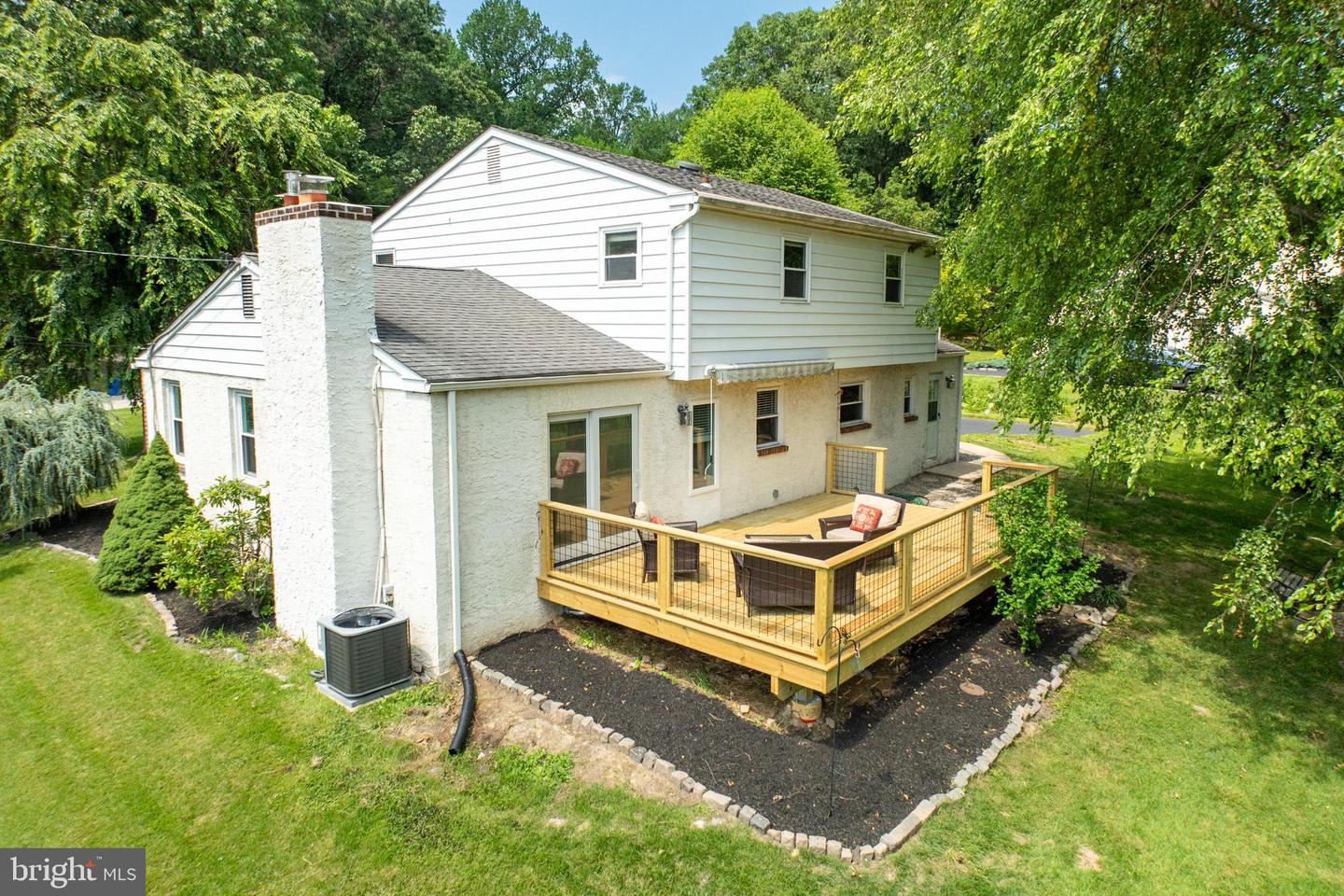 3006 Oakwood Dr