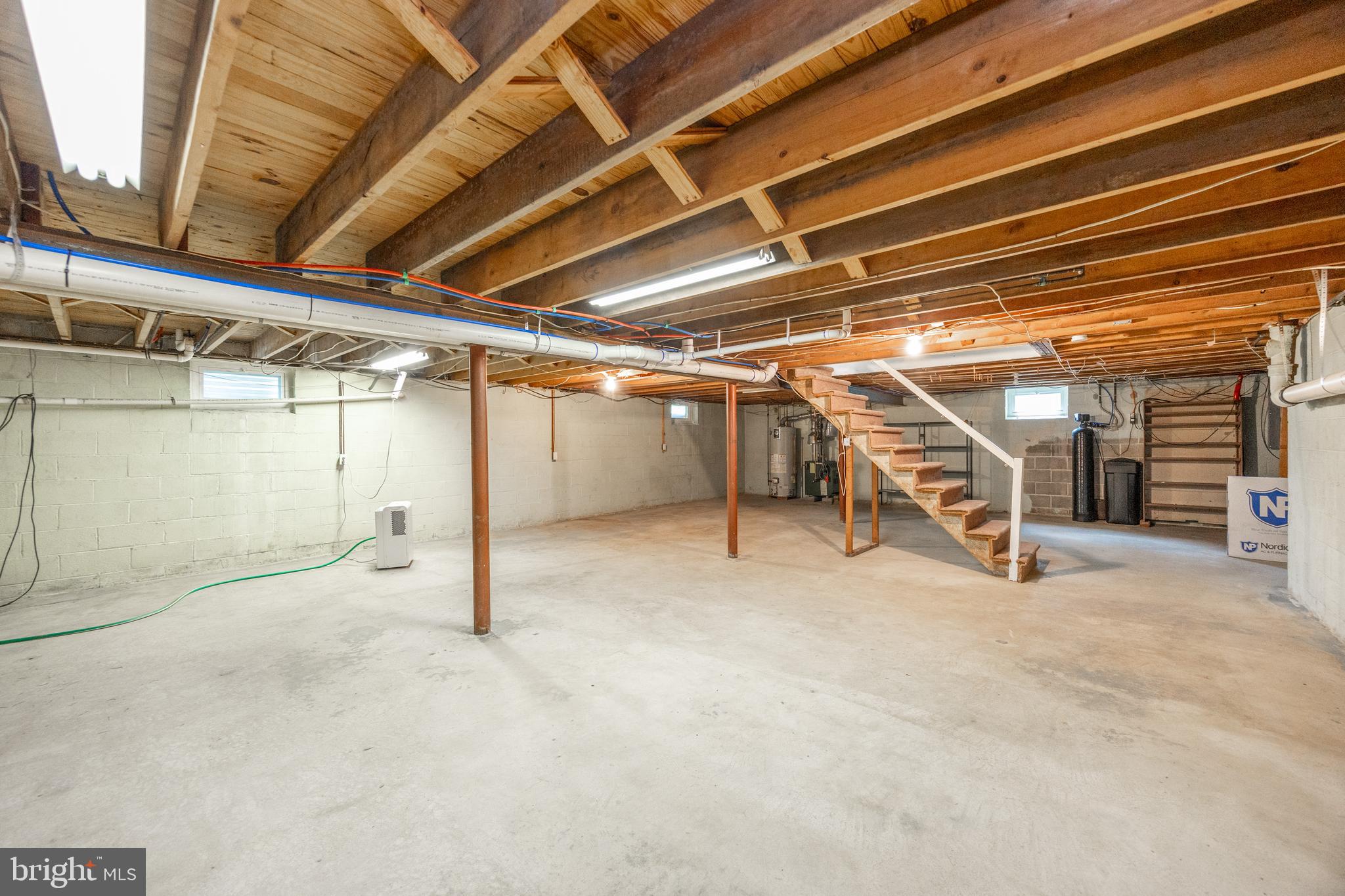 3006 Oakwood Dr