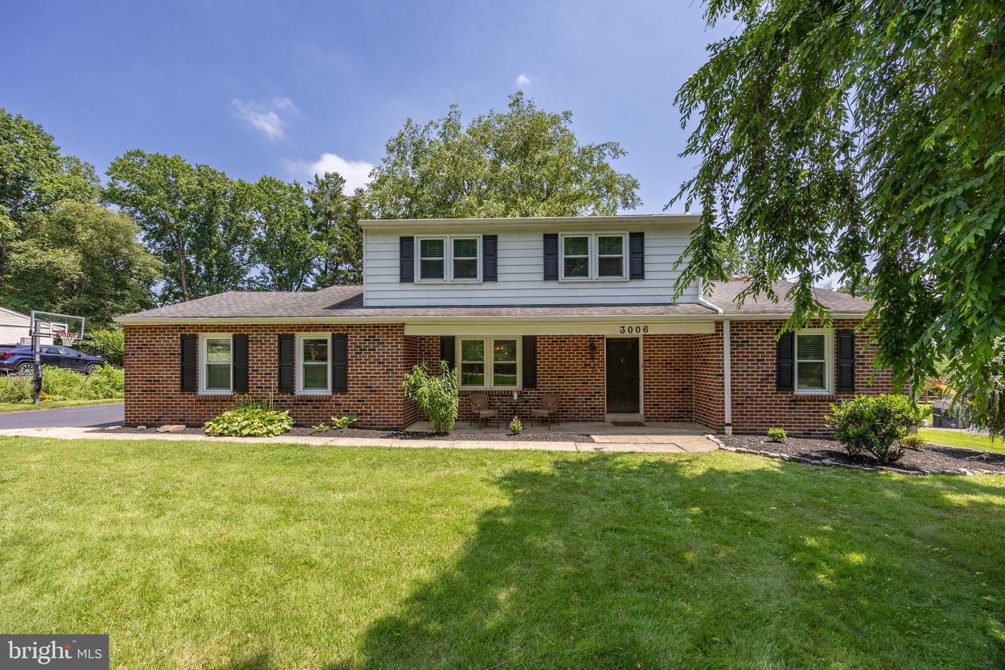3006 Oakwood Dr