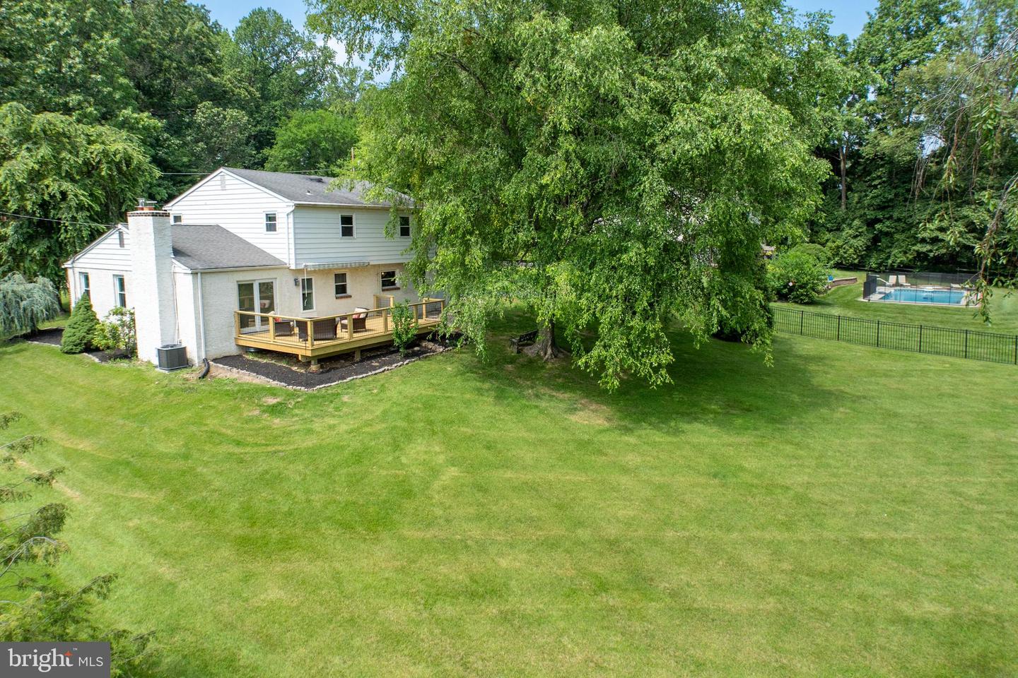 3006 Oakwood Dr
