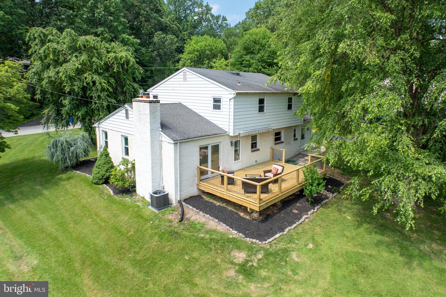3006 Oakwood Dr
