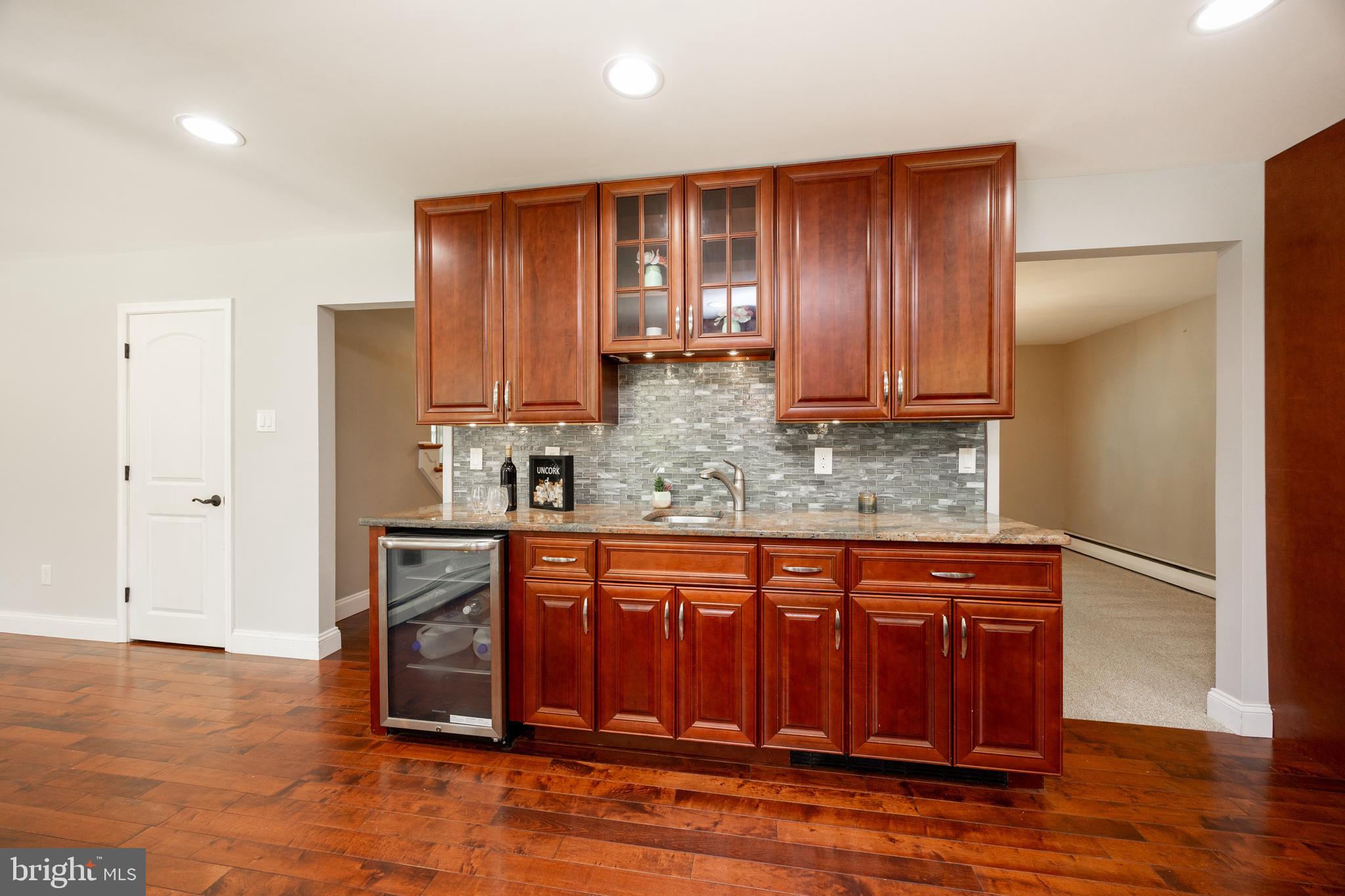 3006 Oakwood Dr