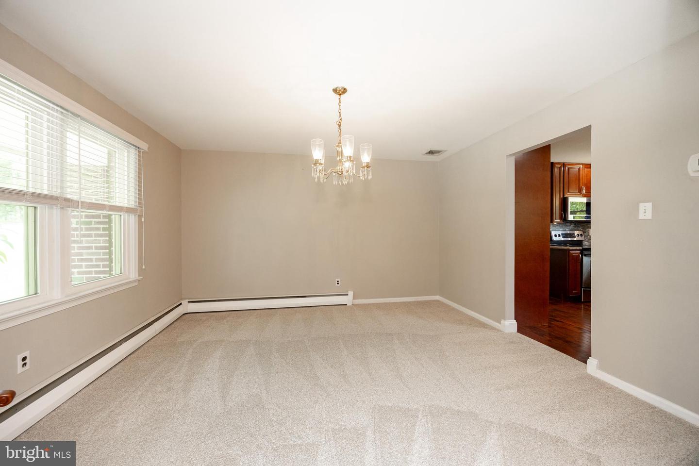 3006 Oakwood Dr