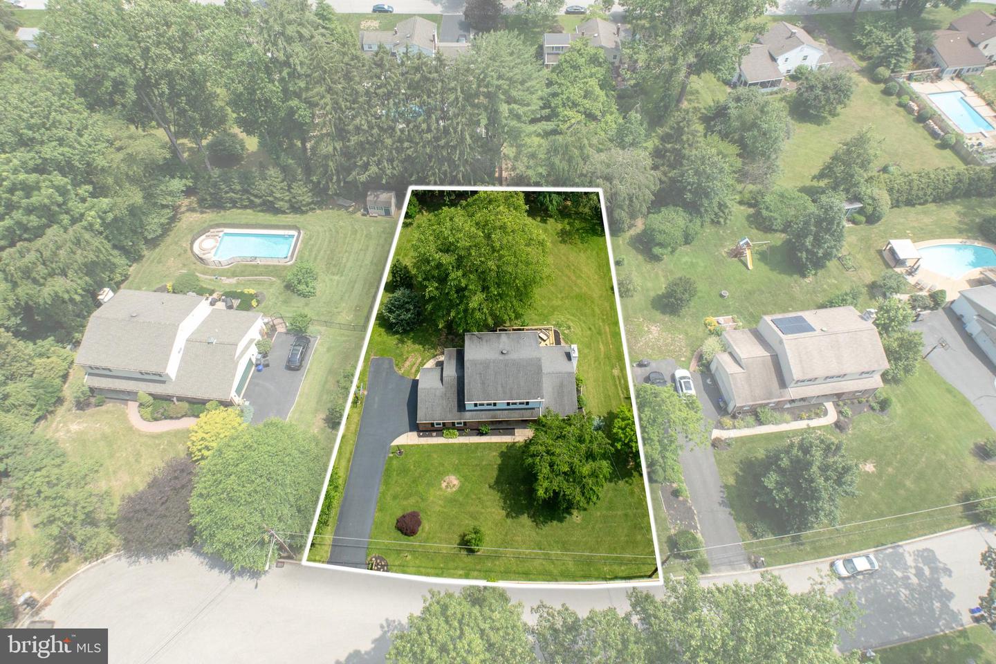 3006 Oakwood Dr