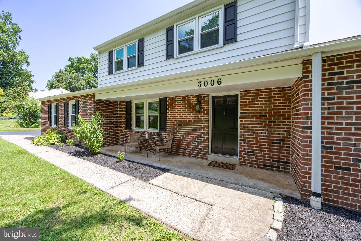3006 Oakwood Dr