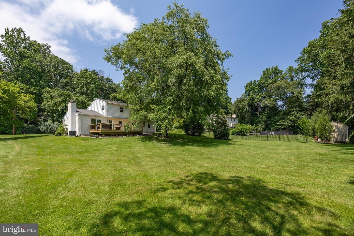 3006 Oakwood Dr