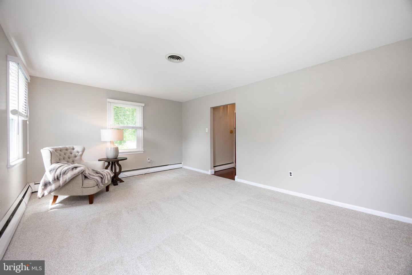3006 Oakwood Dr