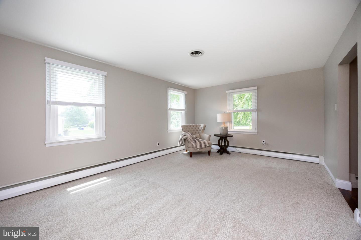 3006 Oakwood Dr
