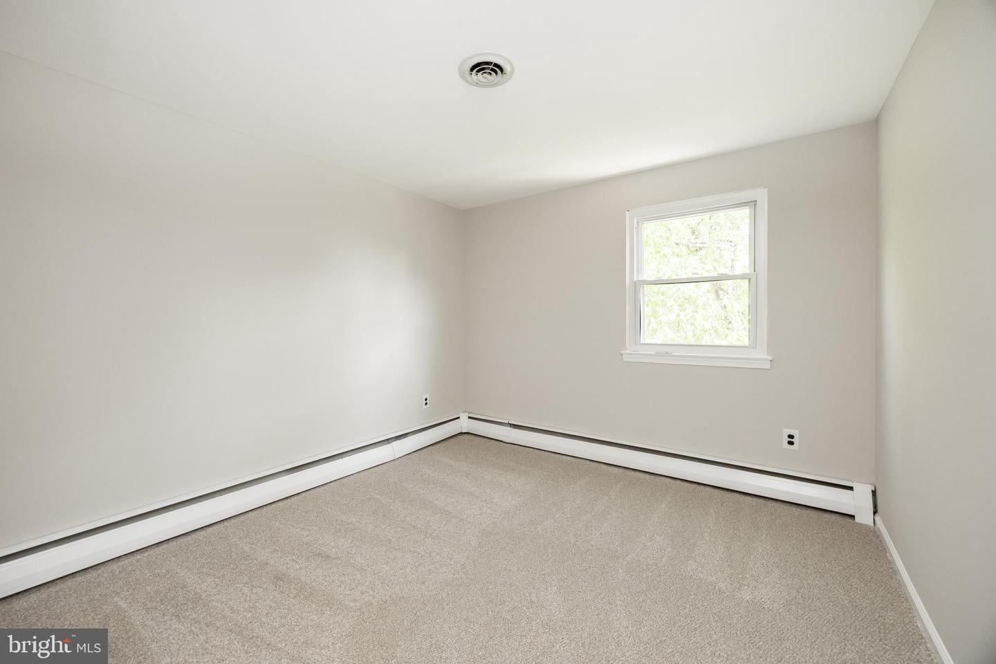 3006 Oakwood Dr