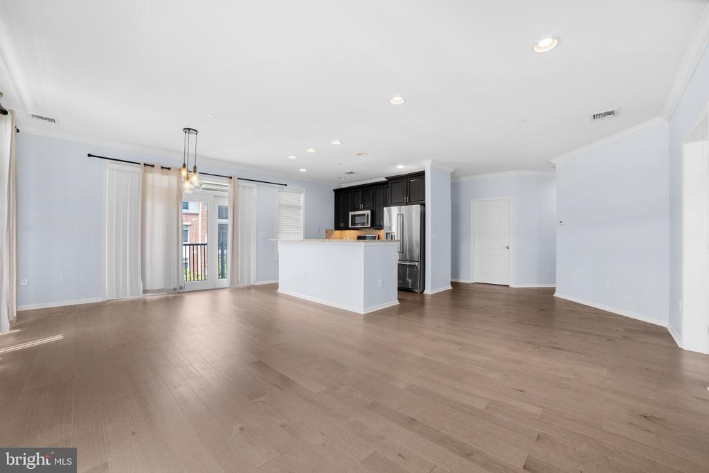 401 CARSON TERRACE 401