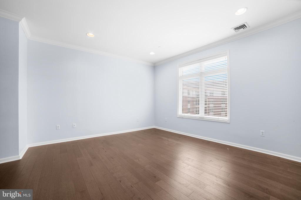 401 CARSON TERRACE 401
